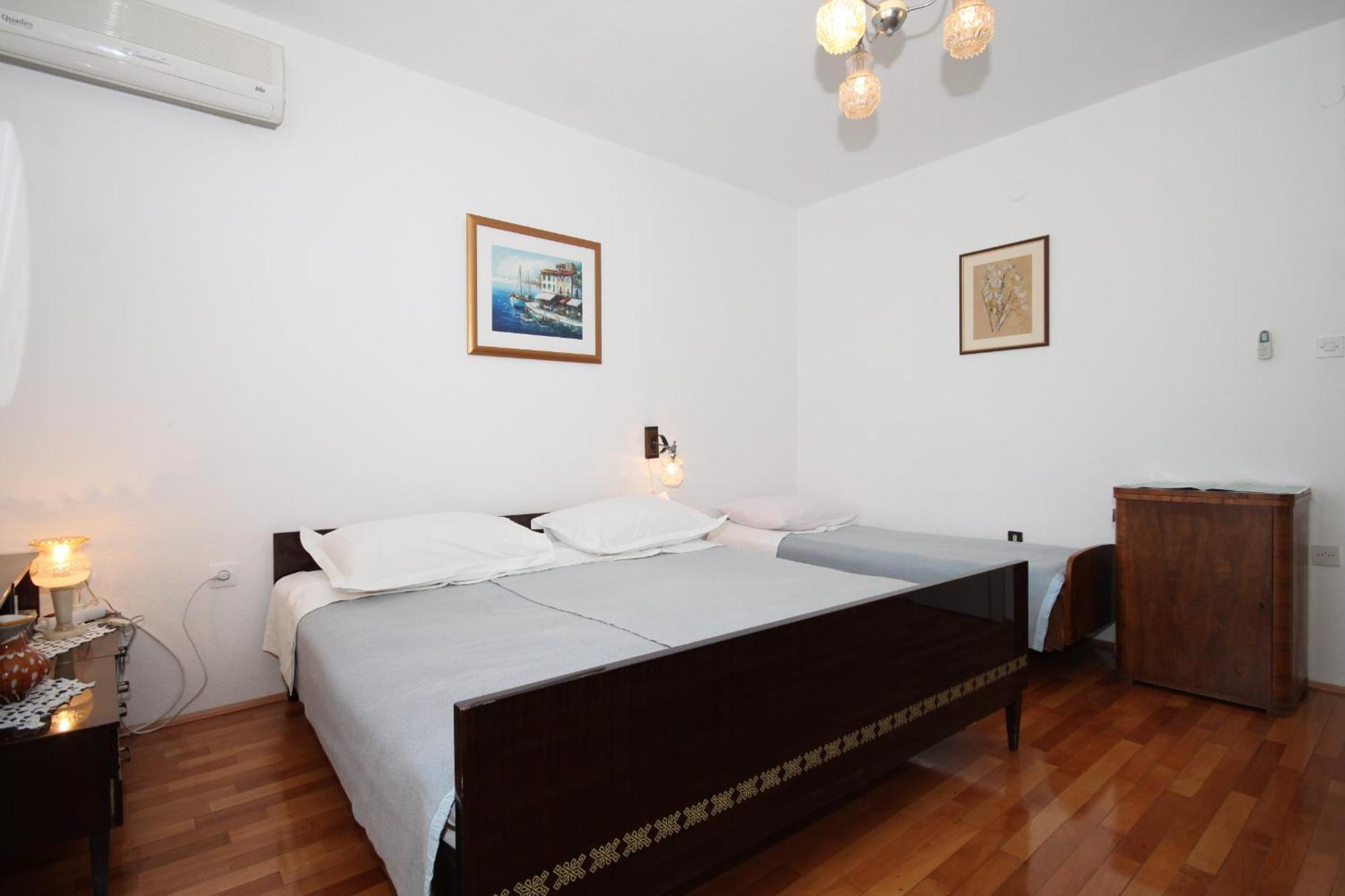 Apartments And Rooms With Parking Space Tucepi, Makarska - 6901 Phòng bức ảnh