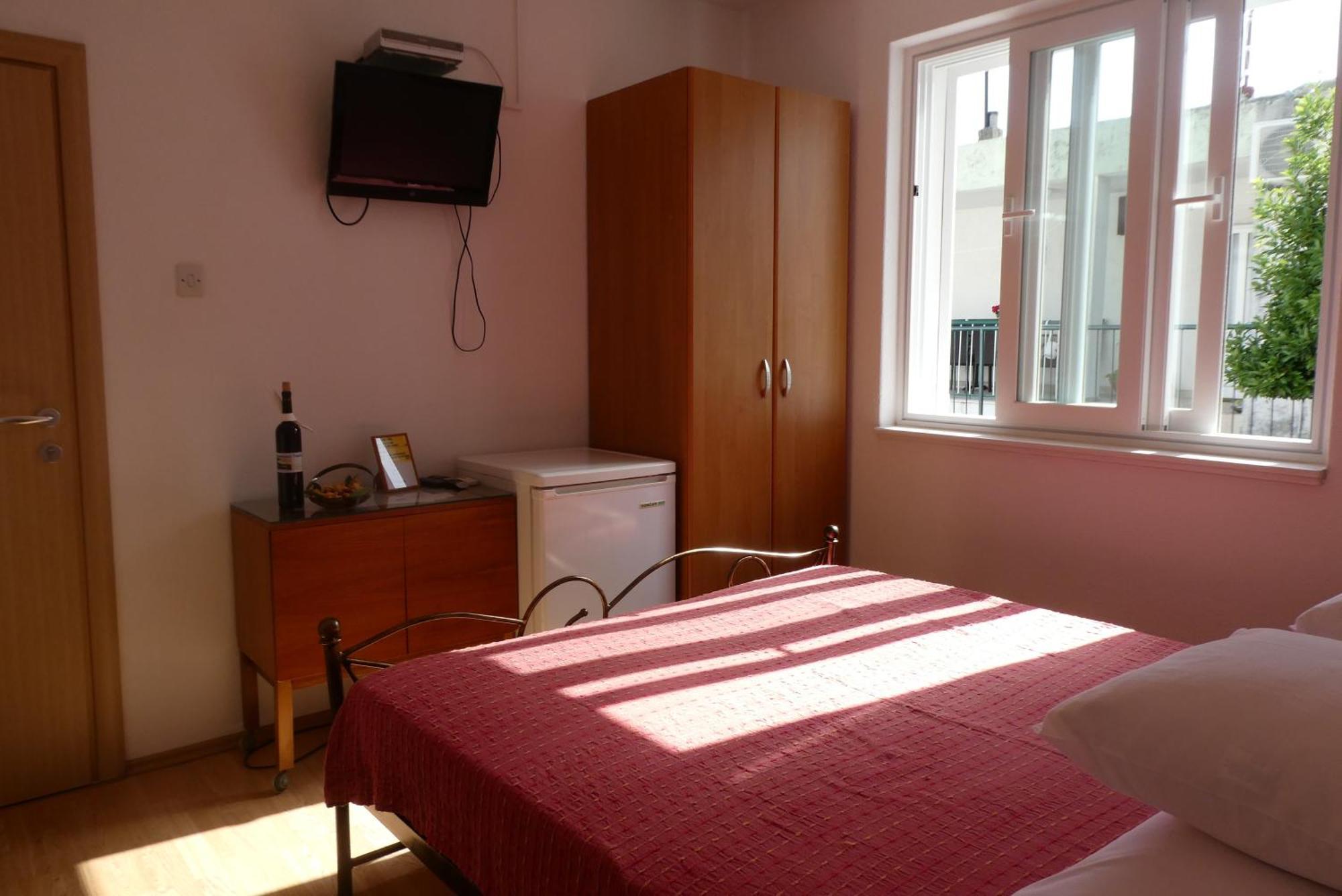 Apartments And Rooms With Parking Space Tucepi, Makarska - 6901 Phòng bức ảnh